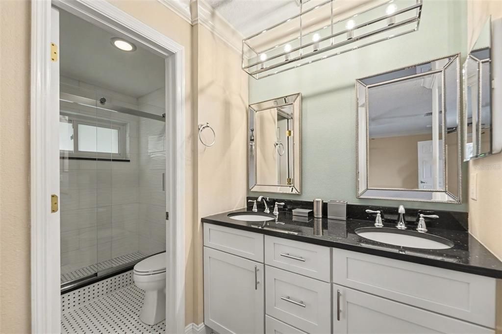 En Venta: $500,000 (2 camas, 2 baños, 1810 Pies cuadrados)