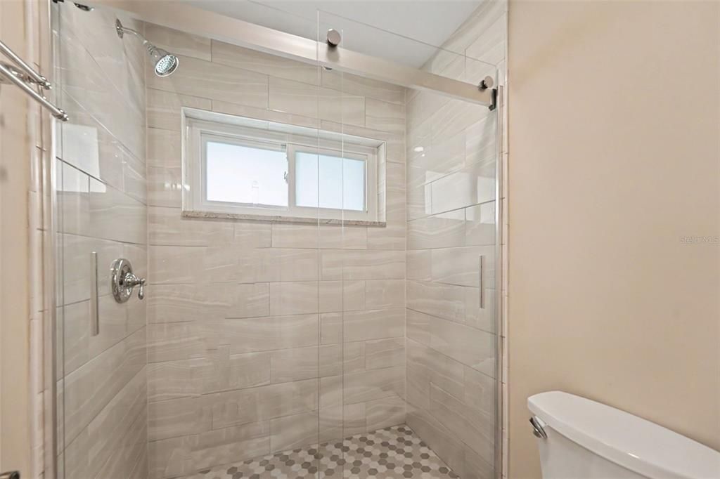 En Venta: $500,000 (2 camas, 2 baños, 1810 Pies cuadrados)