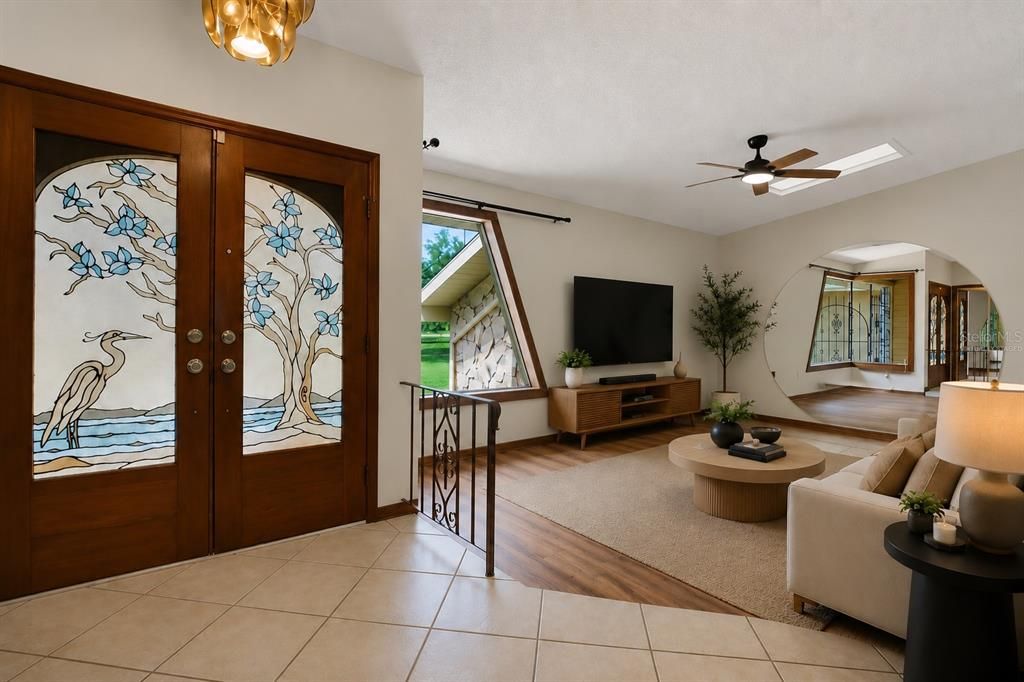 En Venta: $359,900 (3 camas, 2 baños, 2310 Pies cuadrados)