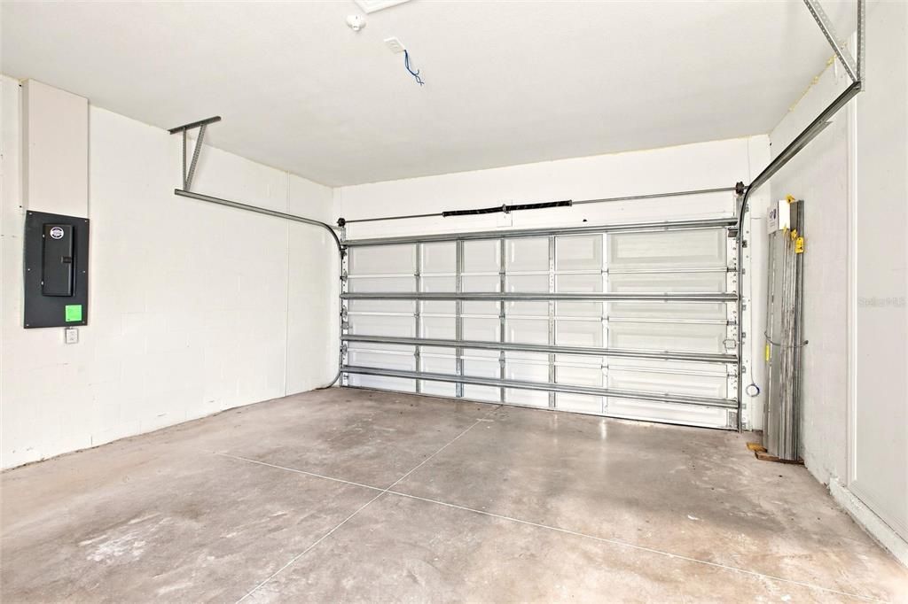 На продажу: $315,000 (4 спален, 2 ванн, 1637 Квадратных фут)