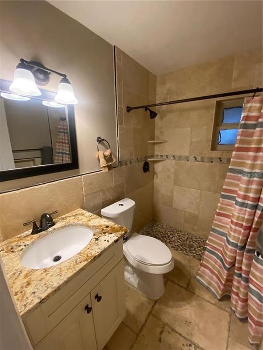 В аренду: $1,895 (2 спален, 1 ванн, 1108 Квадратных фут)