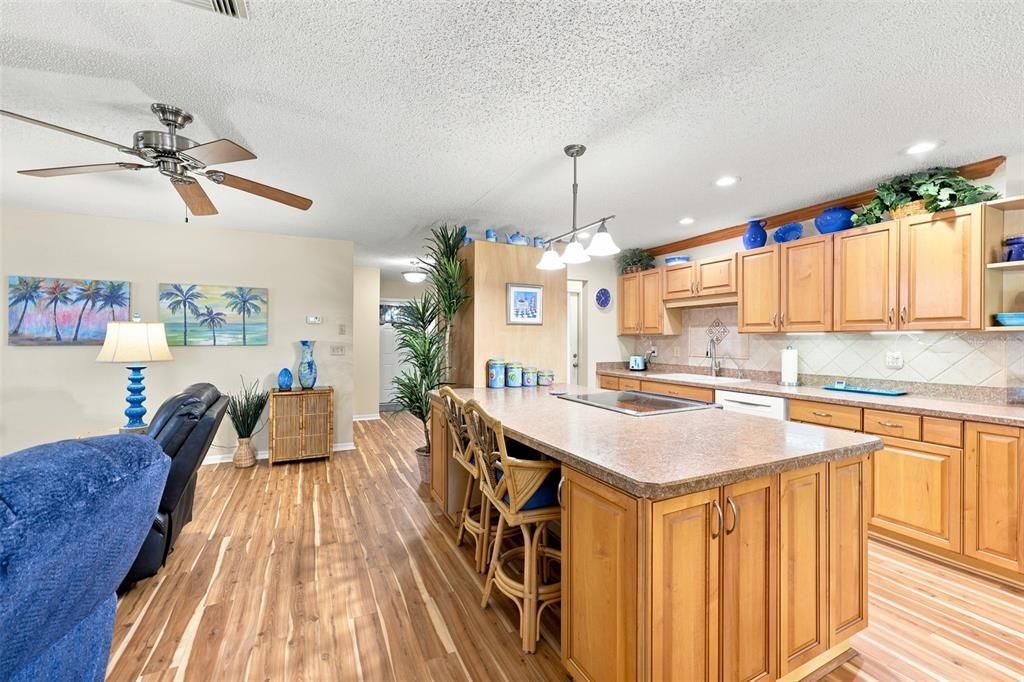 Activo con contrato: $325,000 (2 camas, 2 baños, 1836 Pies cuadrados)