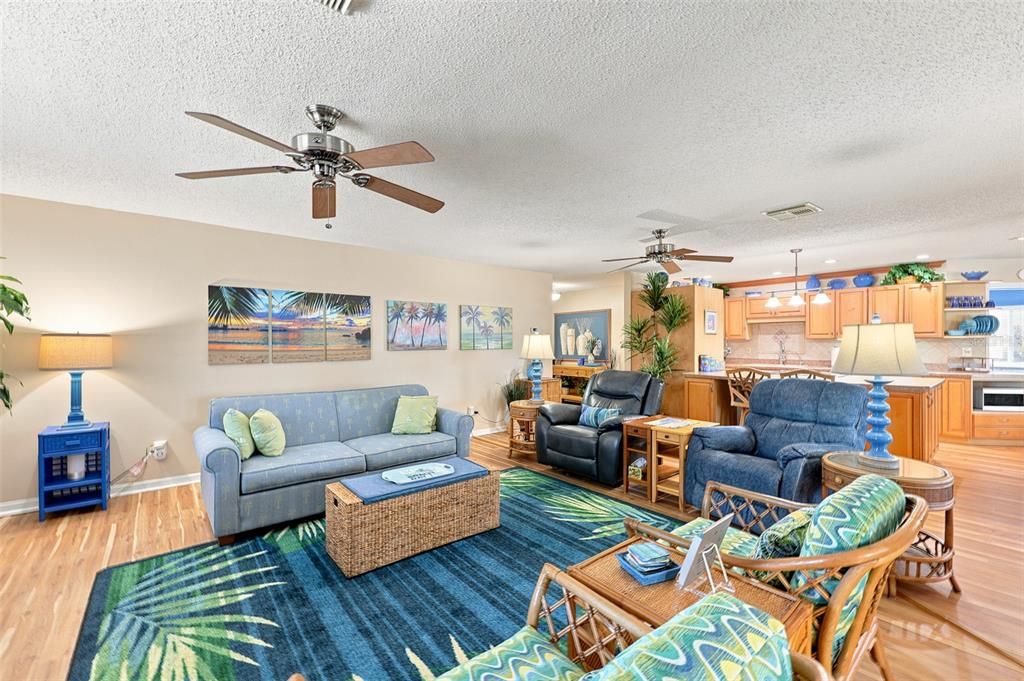 Activo con contrato: $325,000 (2 camas, 2 baños, 1836 Pies cuadrados)