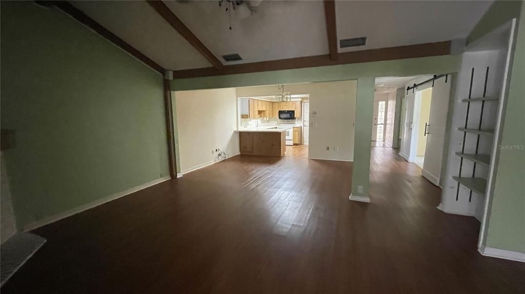 For Sale: $205,000 (3 beds, 2 baths, 1545 Square Feet)