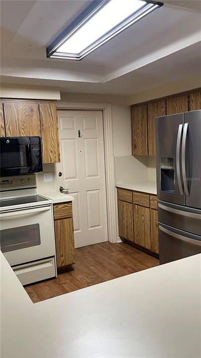 For Sale: $205,000 (3 beds, 2 baths, 1545 Square Feet)