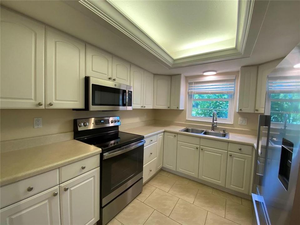 В аренду: $2,300 (2 спален, 2 ванн, 1023 Квадратных фут)