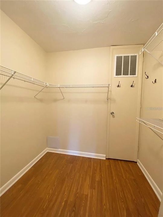 В аренду: $2,300 (2 спален, 2 ванн, 1023 Квадратных фут)