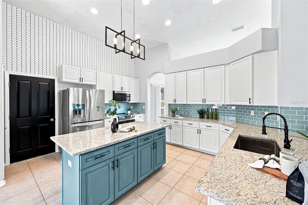 For Sale: $600,000 (4 beds, 3 baths, 2925 Square Feet)