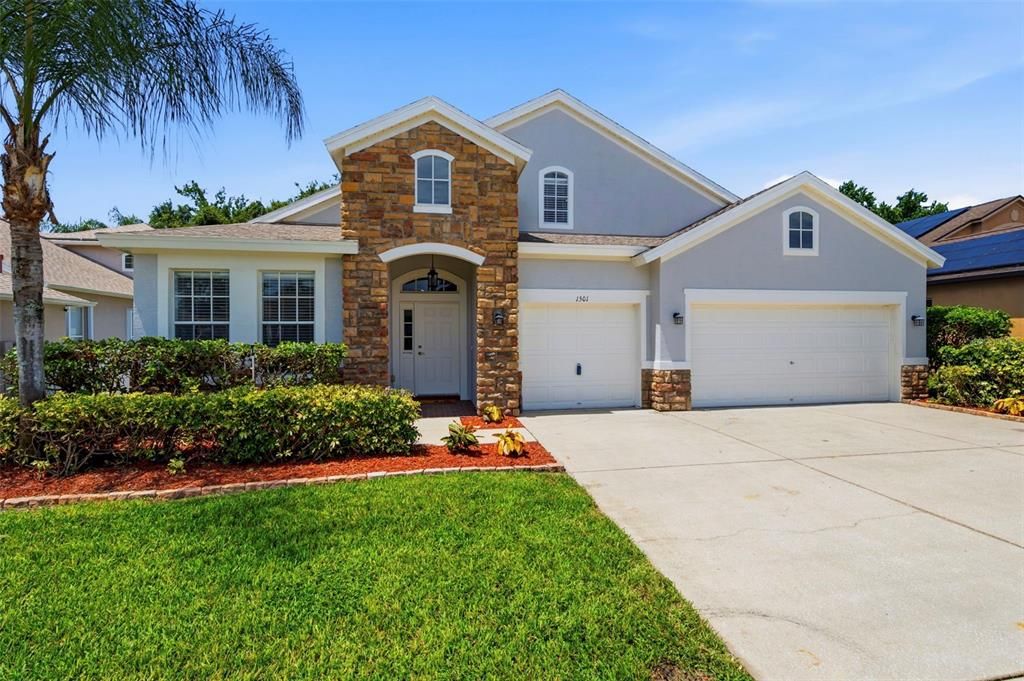 For Sale: $600,000 (4 beds, 3 baths, 2925 Square Feet)