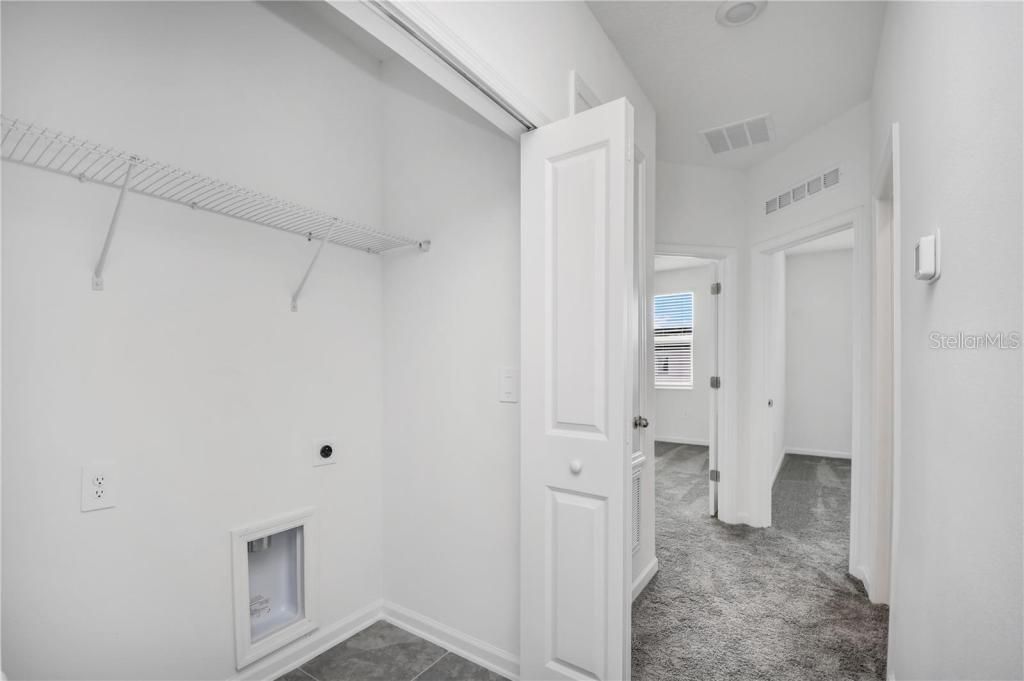For Rent: $2,300 (3 beds, 2 baths, 1978 Square Feet)