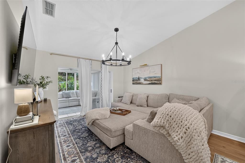 For Sale: $219,000 (2 beds, 2 baths, 1134 Square Feet)