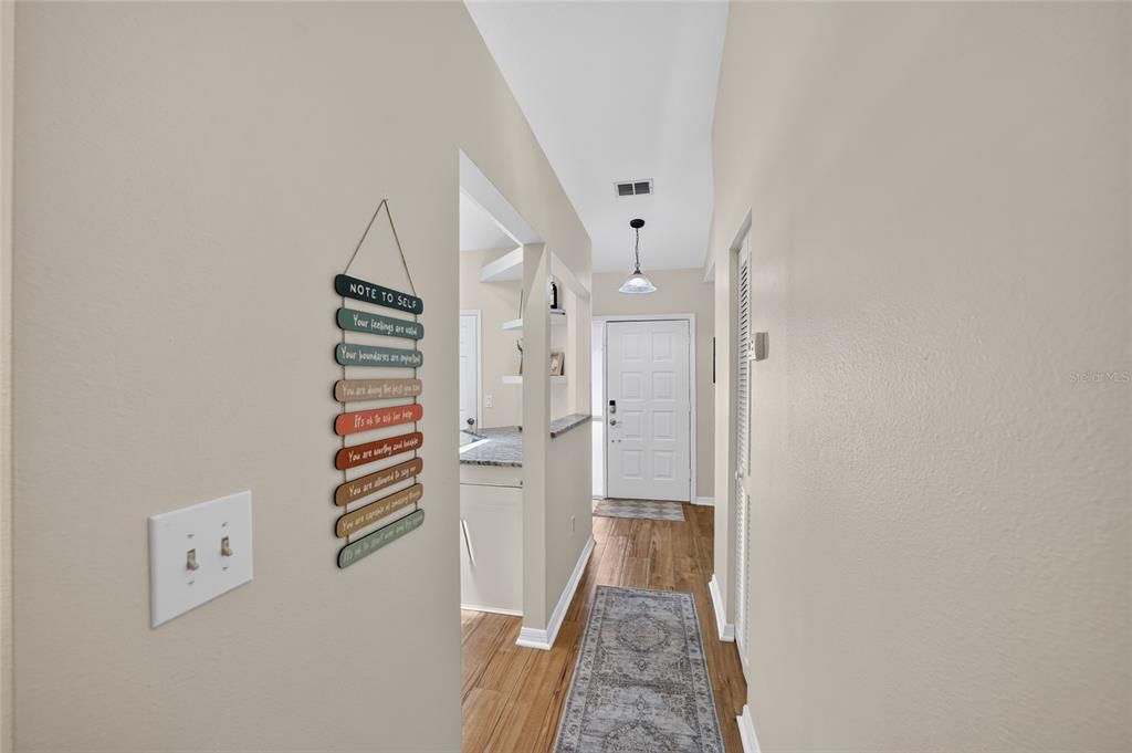 For Sale: $219,000 (2 beds, 2 baths, 1134 Square Feet)