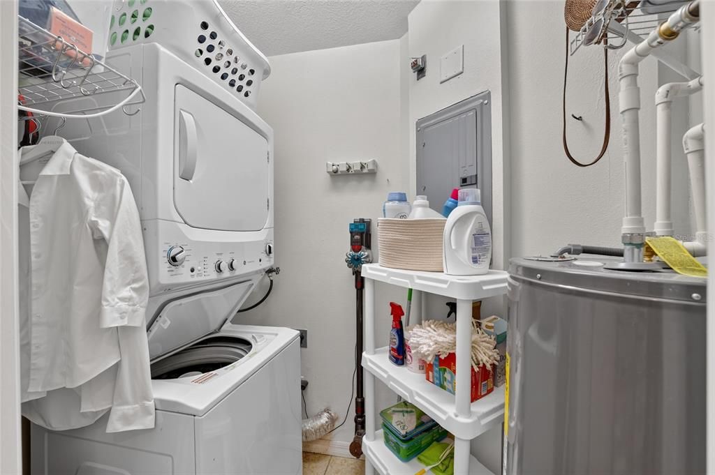 For Sale: $219,000 (2 beds, 2 baths, 1134 Square Feet)