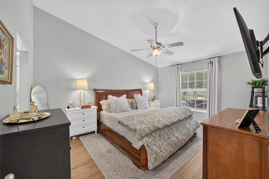 For Sale: $219,000 (2 beds, 2 baths, 1134 Square Feet)