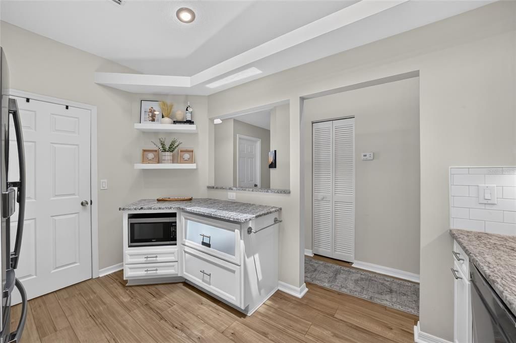 For Sale: $219,000 (2 beds, 2 baths, 1134 Square Feet)