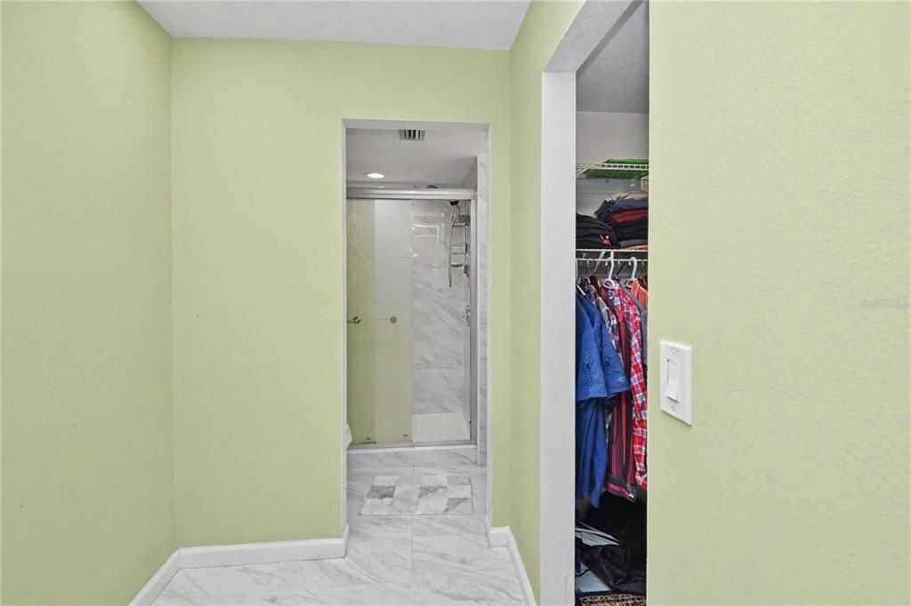 На продажу: $249,900 (2 спален, 2 ванн, 1125 Квадратных фут)