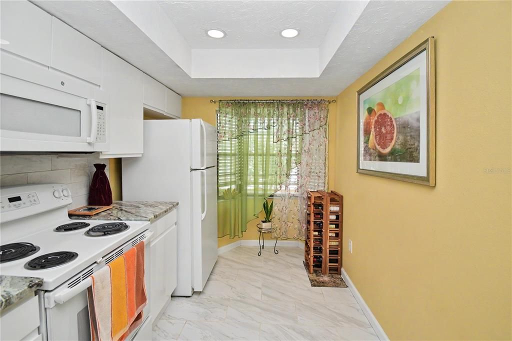 На продажу: $249,900 (2 спален, 2 ванн, 1125 Квадратных фут)