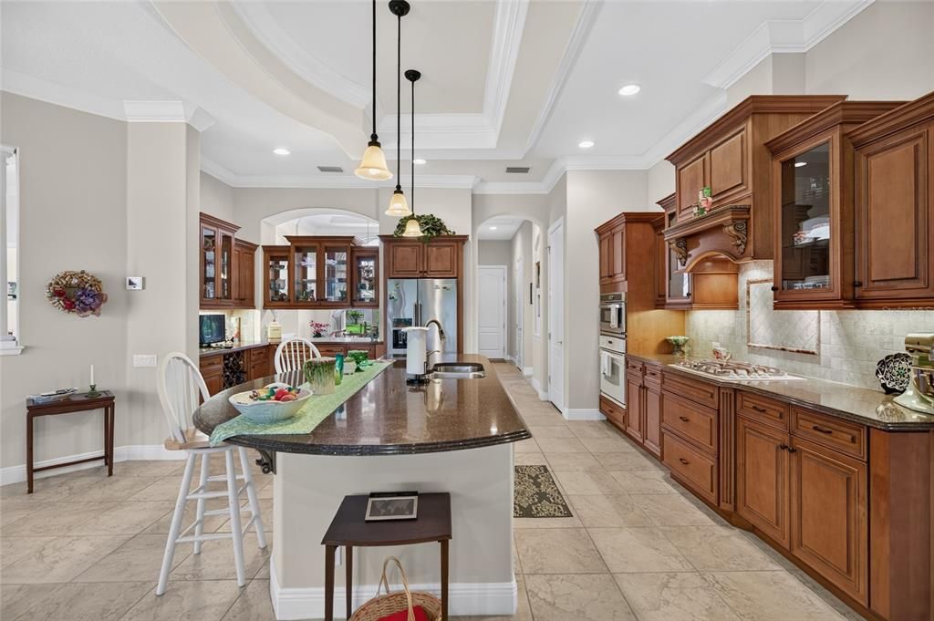 En Venta: $1,399,000 (4 camas, 4 baños, 3648 Pies cuadrados)