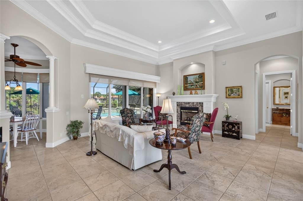 En Venta: $1,399,000 (4 camas, 4 baños, 3648 Pies cuadrados)