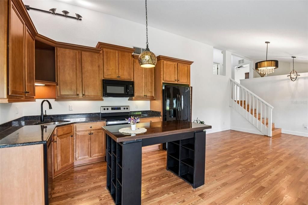 For Sale: $474,900 (3 beds, 2 baths, 1188 Square Feet)
