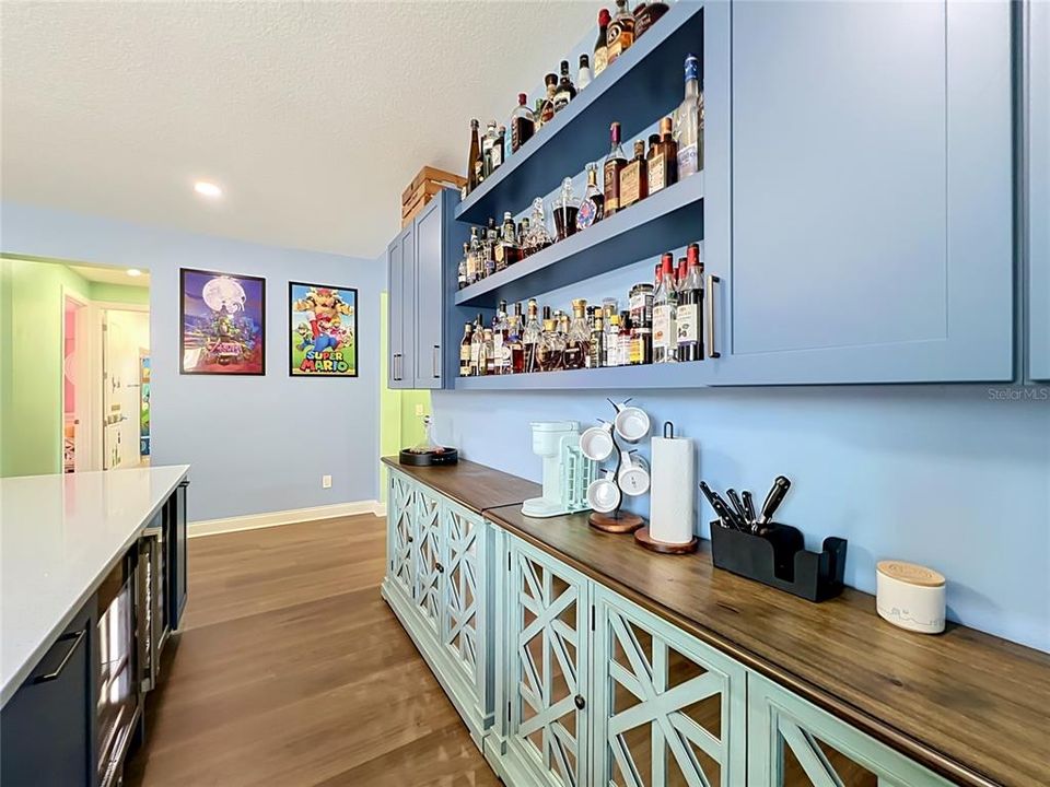 На продажу: $1,375,000 (6 спален, 5 ванн, 4385 Квадратных фут)