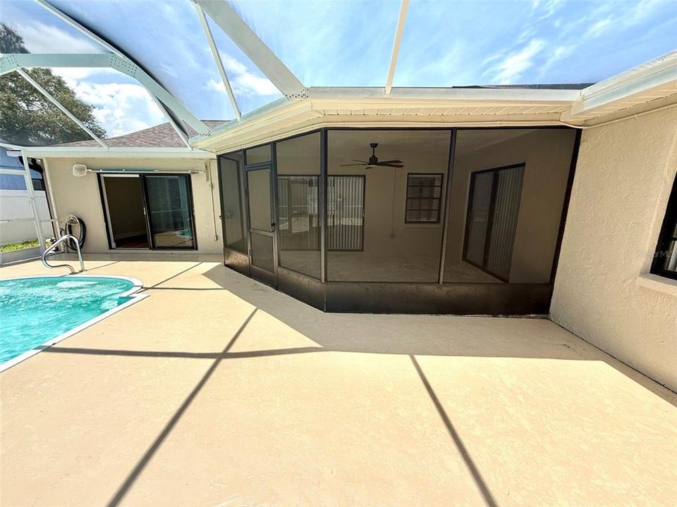 Activo con contrato: $399,900 (4 camas, 2 baños, 1720 Pies cuadrados)