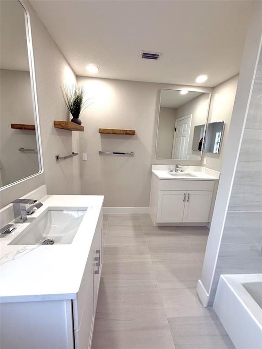 Activo con contrato: $399,900 (4 camas, 2 baños, 1720 Pies cuadrados)