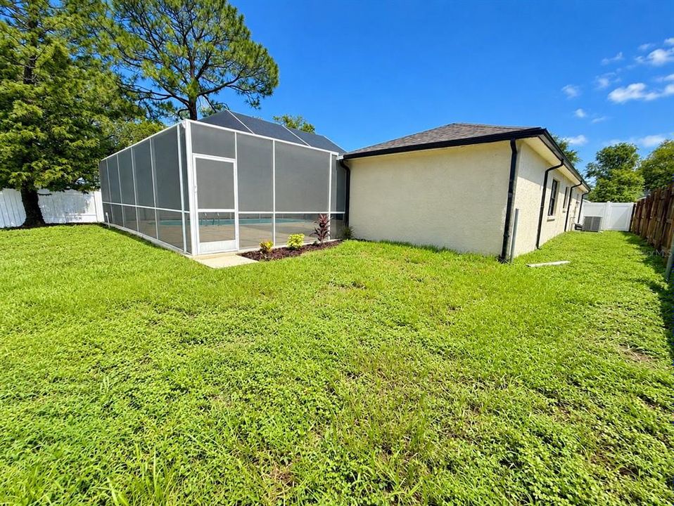 Activo con contrato: $399,900 (4 camas, 2 baños, 1720 Pies cuadrados)