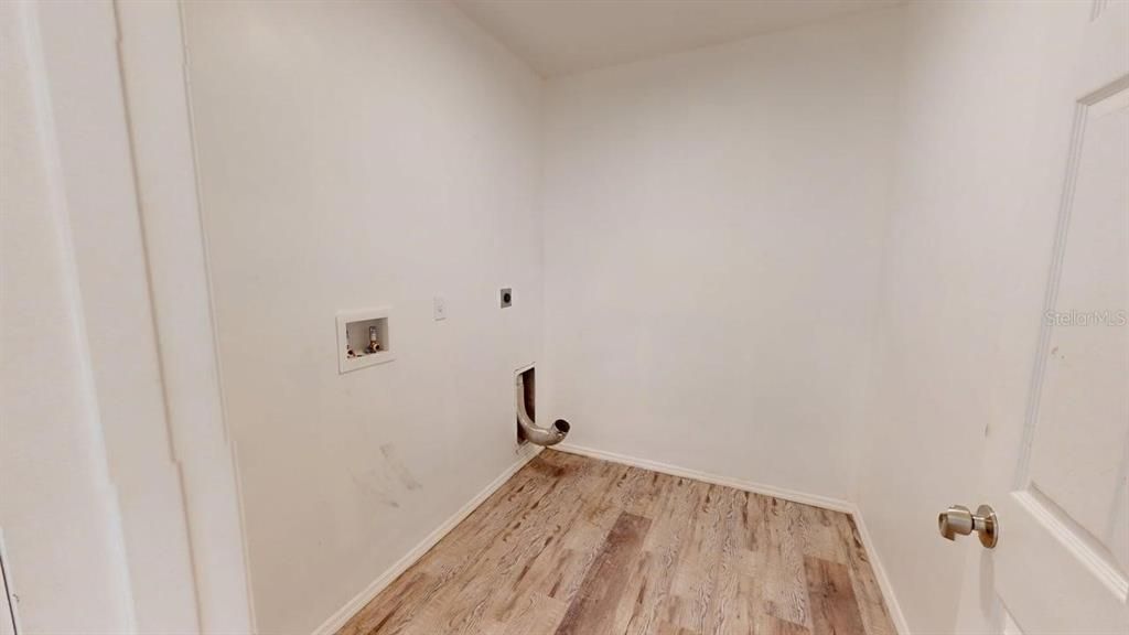 В аренду: $2,300 (3 спален, 2 ванн, 2731 Квадратных фут)