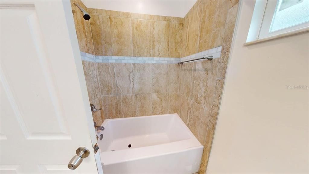 В аренду: $2,300 (3 спален, 2 ванн, 2731 Квадратных фут)