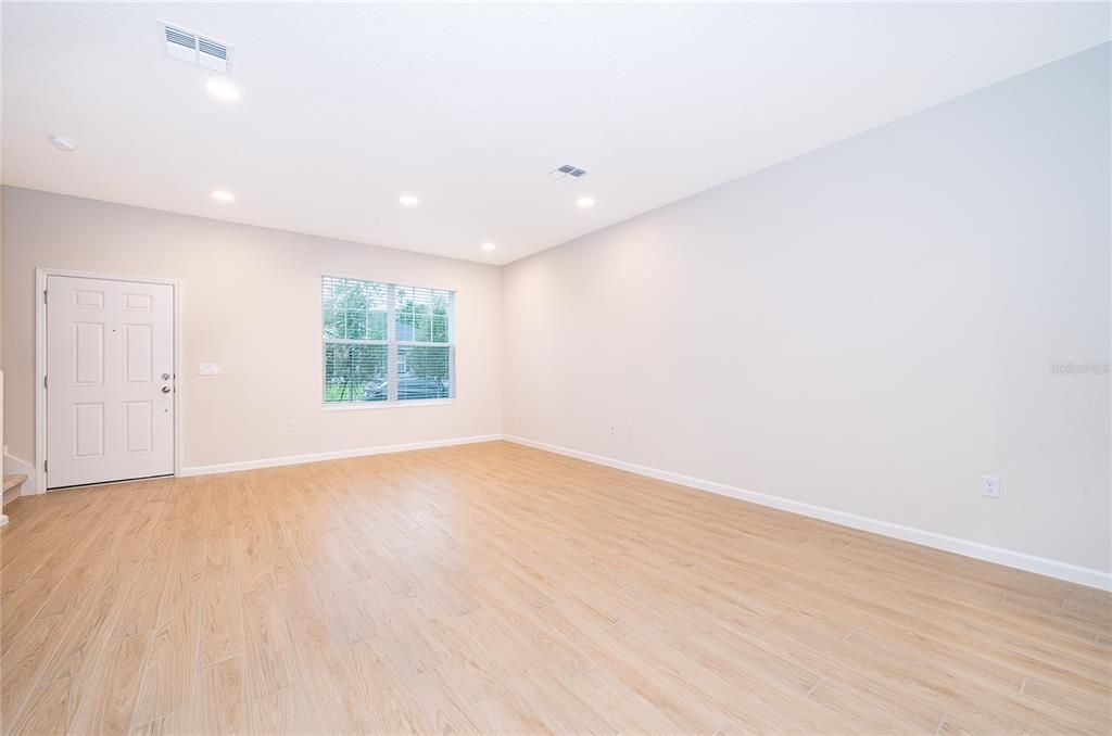В аренду: $2,400 (3 спален, 2 ванн, 1693 Квадратных фут)