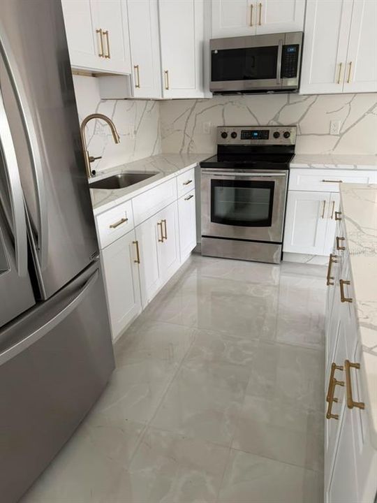 Activo con contrato: $290,000 (3 camas, 2 baños, 1378 Pies cuadrados)