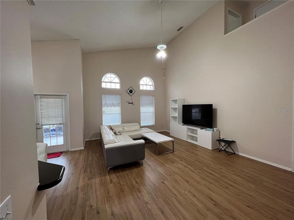 В аренду: $2,500 (4 спален, 2 ванн, 2269 Квадратных фут)