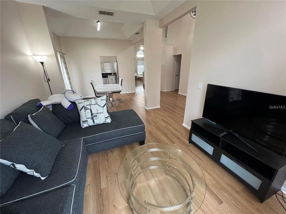 В аренду: $2,500 (4 спален, 2 ванн, 2269 Квадратных фут)