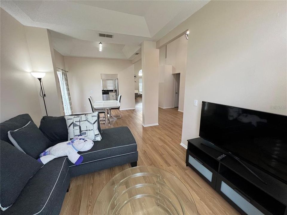 В аренду: $2,500 (4 спален, 2 ванн, 2269 Квадратных фут)