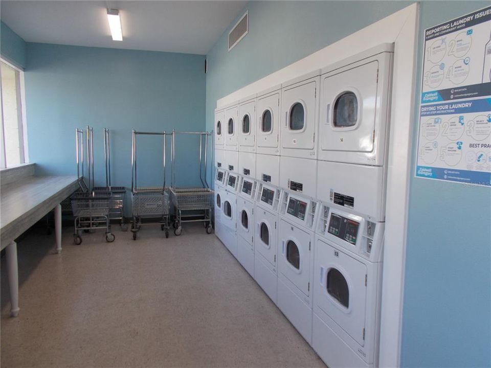 На продажу: $79,900 (2 спален, 1 ванн, 672 Квадратных фут)