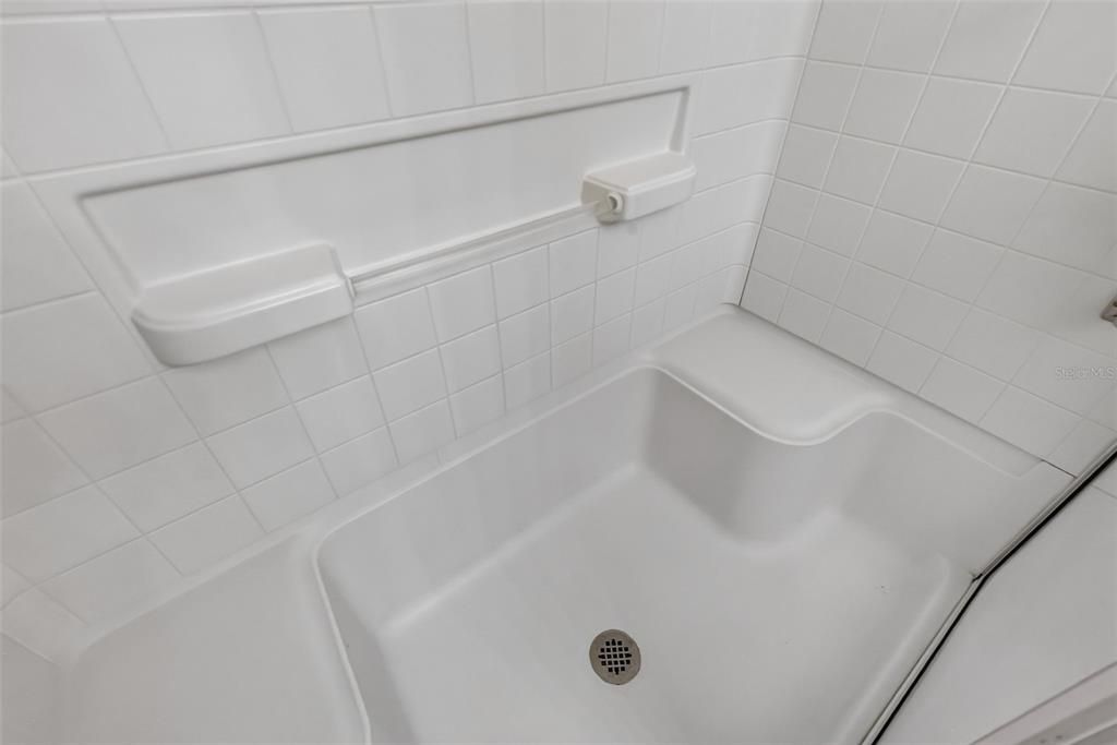 En Venta: $299,700 (2 camas, 2 baños, 1100 Pies cuadrados)