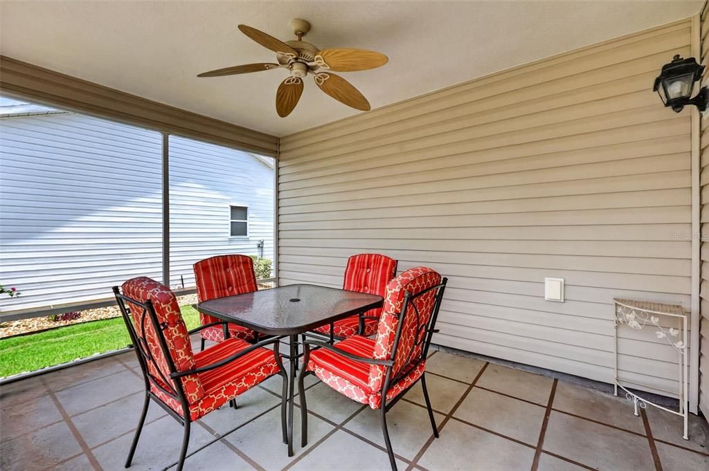 En Venta: $299,700 (2 camas, 2 baños, 1100 Pies cuadrados)