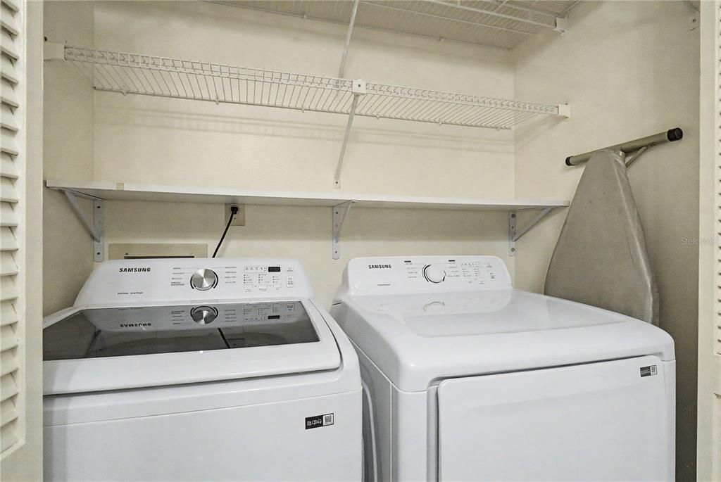 Activo con contrato: $269,000 (2 camas, 2 baños, 1380 Pies cuadrados)