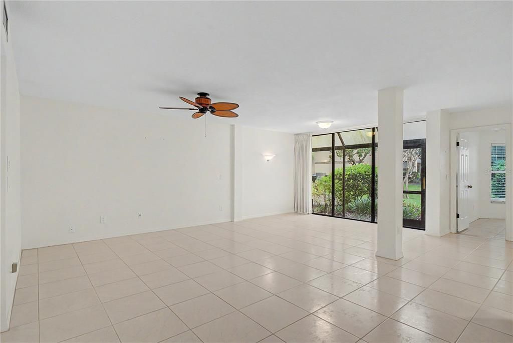 Activo con contrato: $269,000 (2 camas, 2 baños, 1380 Pies cuadrados)