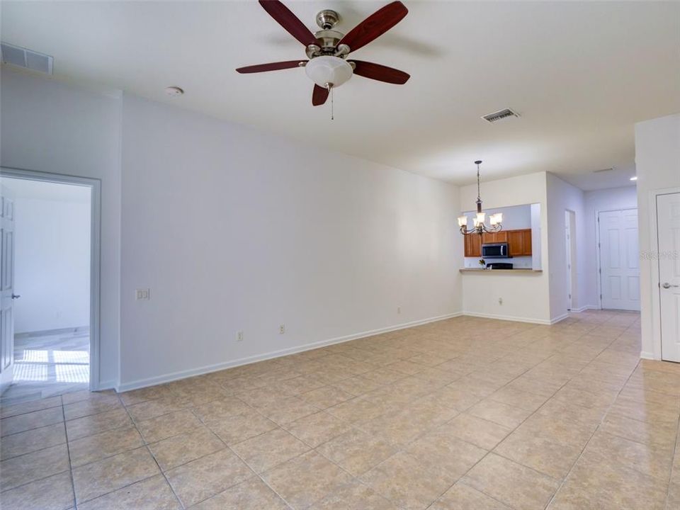 En Venta: $399,900 (4 camas, 2 baños, 1604 Pies cuadrados)