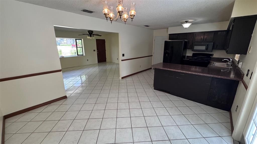 For Sale: $299,900 (3 beds, 2 baths, 1344 Square Feet)