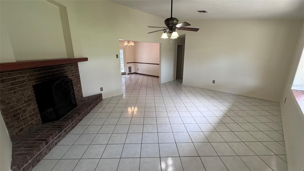 For Sale: $299,900 (3 beds, 2 baths, 1344 Square Feet)