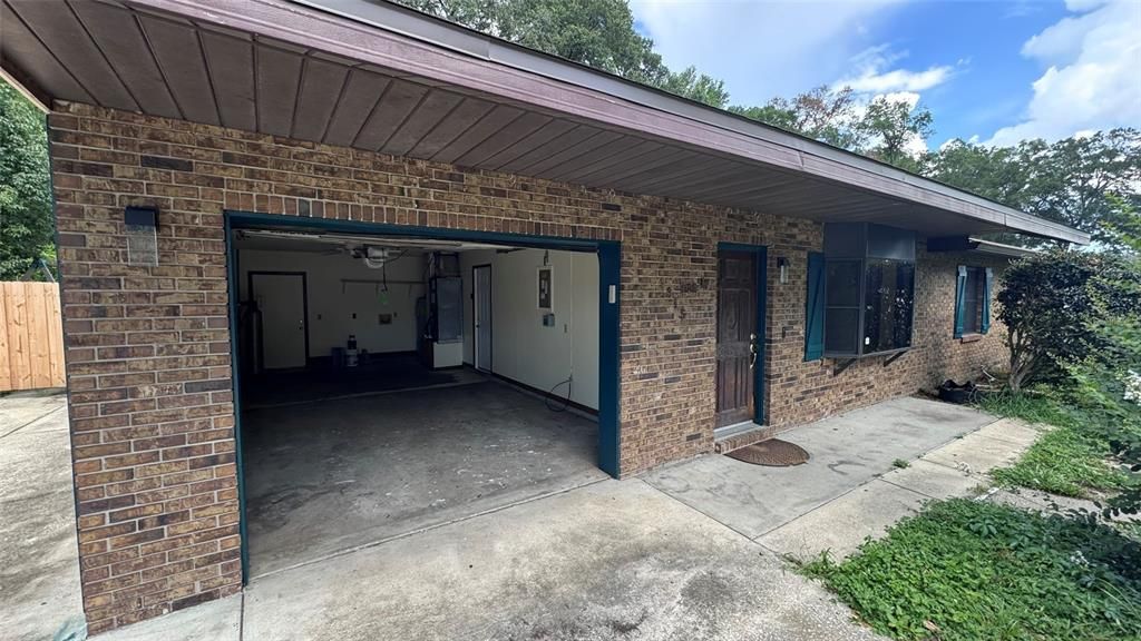 For Sale: $299,900 (3 beds, 2 baths, 1344 Square Feet)