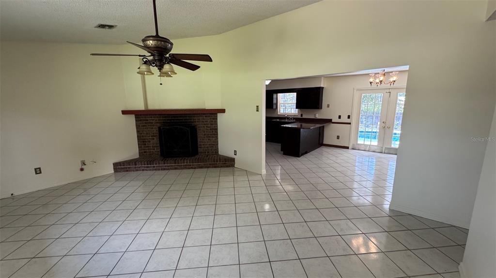 For Sale: $299,900 (3 beds, 2 baths, 1344 Square Feet)