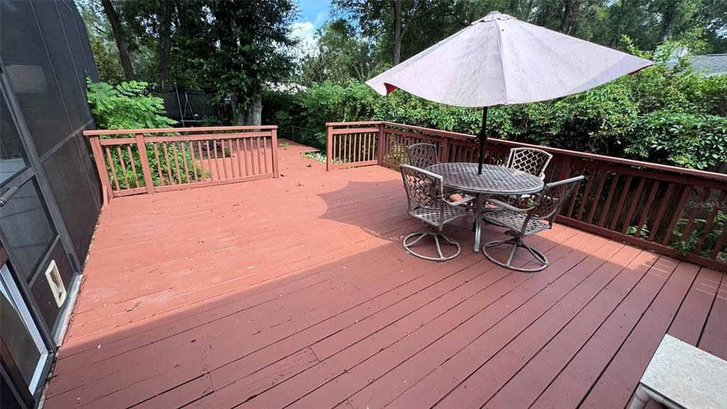 For Sale: $299,900 (3 beds, 2 baths, 1344 Square Feet)