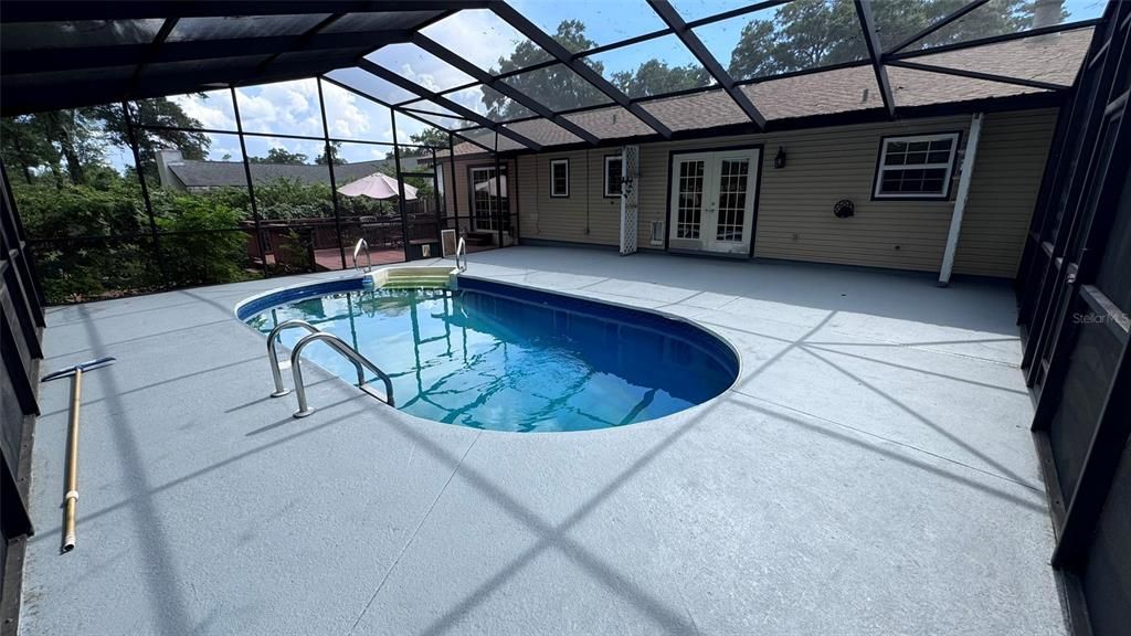 For Sale: $299,900 (3 beds, 2 baths, 1344 Square Feet)