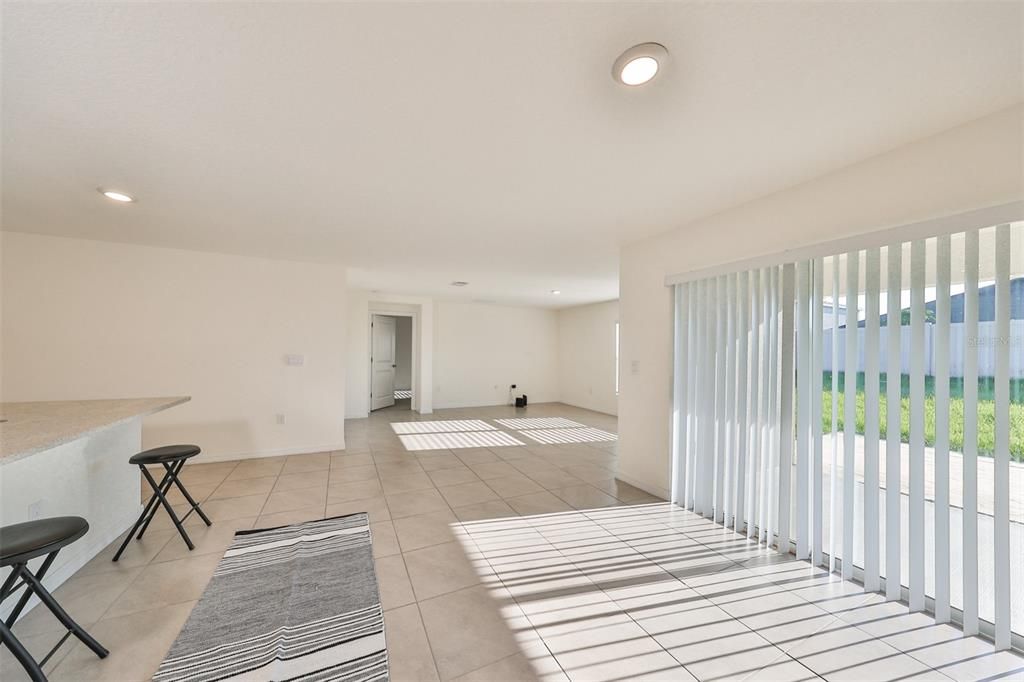 En Renta: $2,395 (4 camas, 2 baños, 1846 Pies cuadrados)