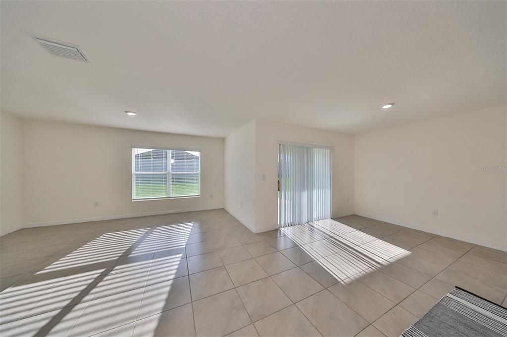 En Renta: $2,395 (4 camas, 2 baños, 1846 Pies cuadrados)