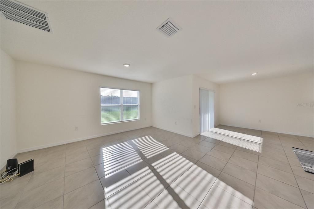 En Renta: $2,395 (4 camas, 2 baños, 1846 Pies cuadrados)